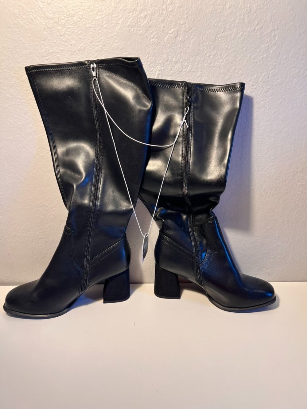 NWT - 10W Arula Lydiah Sleek Heeled Knee Boot Black – Wide Calf & Wide Width